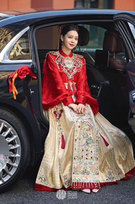 出租倒叙中式明制宋制汉服婚服复古婚礼定制嫁衣凤冠霞帔婚礼租赁