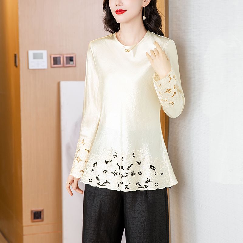 2025春款新中式国风圆领下摆镂空重工刺绣修身显瘦醋酸上衣女