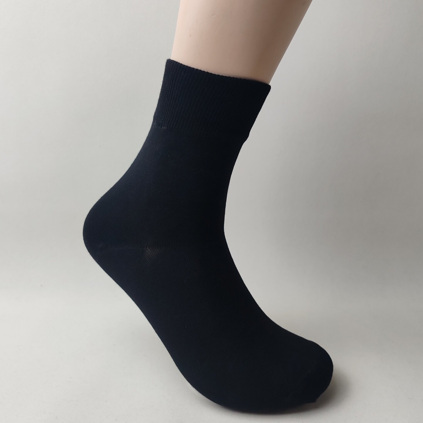 春秋季女士中筒袜纯棉吸汗透气纯黑色百搭休闲袜常规女袜棉袜子女