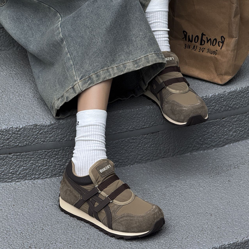 富丽2025冬新款加绒勃肯鞋女鞋时尚真皮保暖棉鞋百搭厚底女138-8