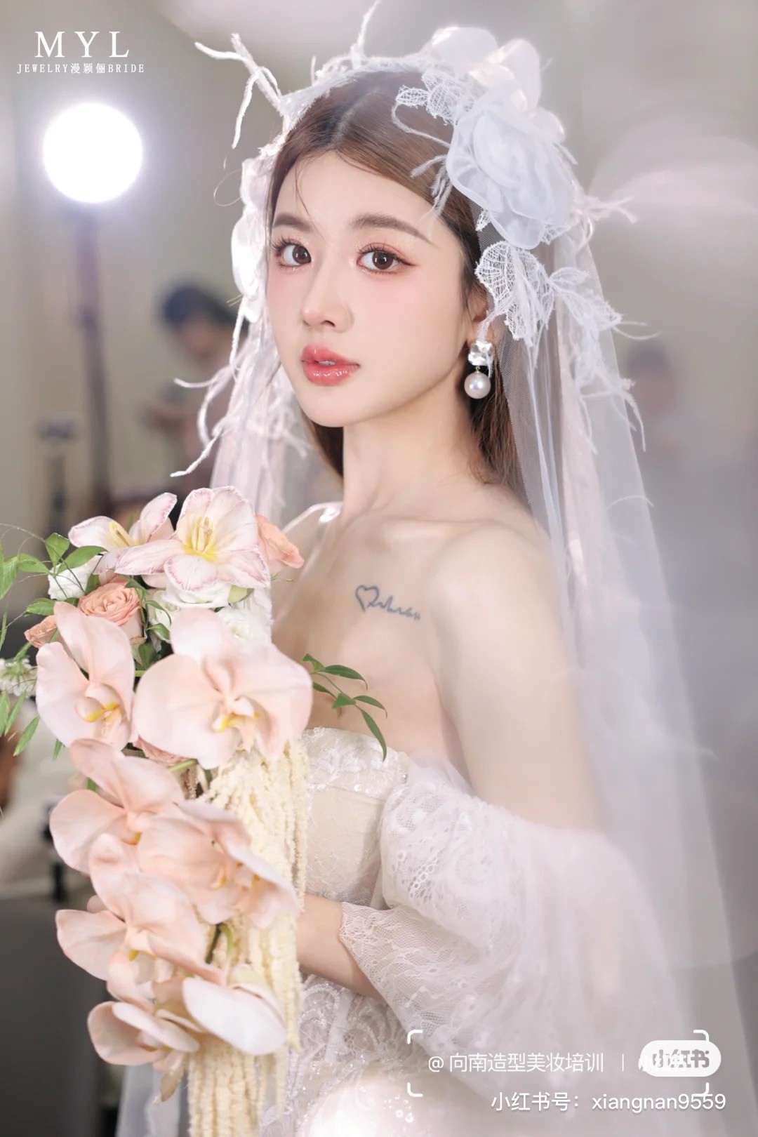 新款唯美梦幻手工纱花羽毛仙气新娘头纱长款拖地婚礼白纱旅拍配饰