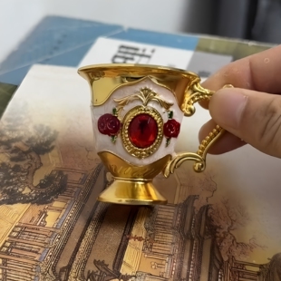 三角洲行动周边阿萨拉酒杯合金材质工艺摆件游戏珍藏品生日礼盒