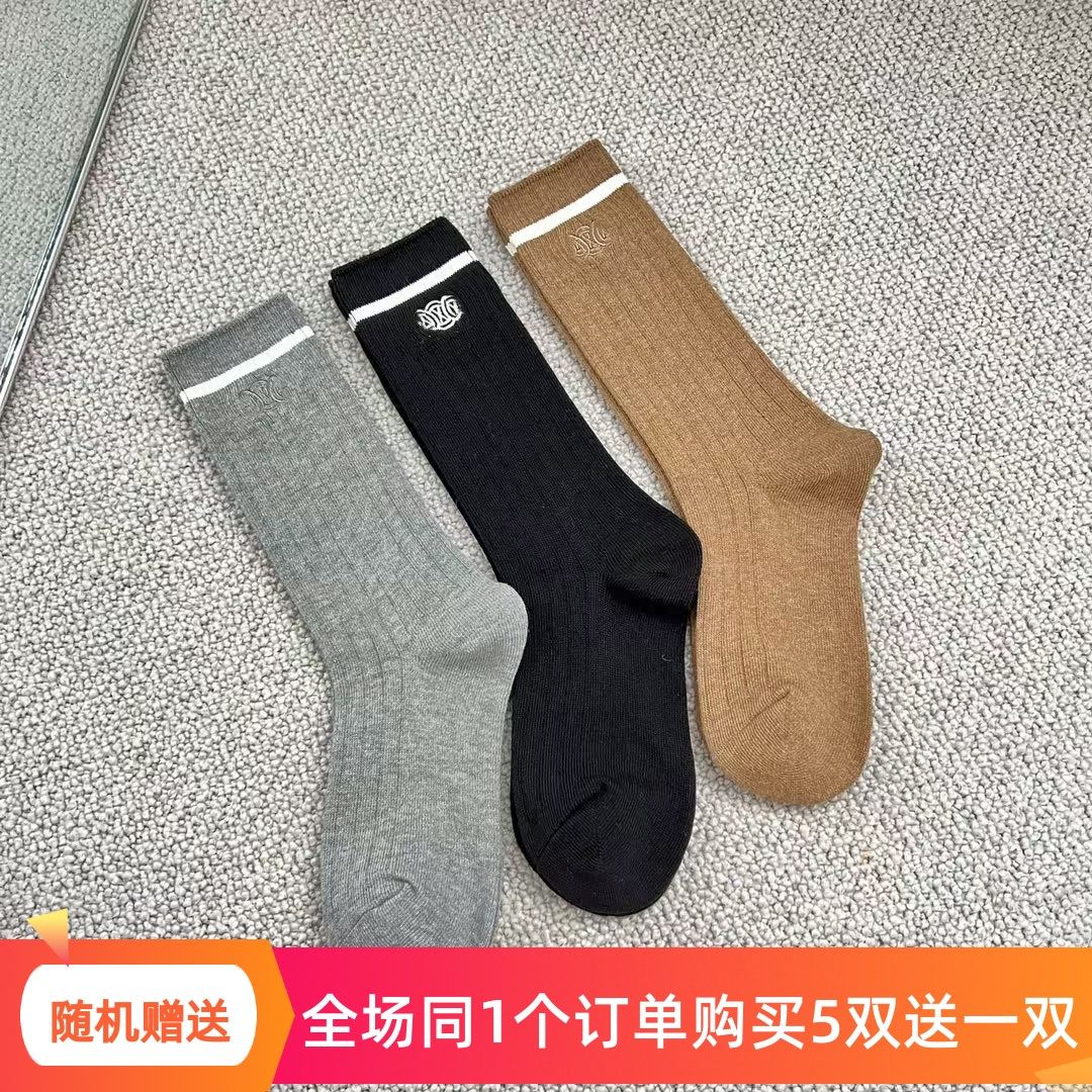 欧货潮流时尚复古学院风字母刺绣中筒棉袜子女网红同款穿搭潮袜