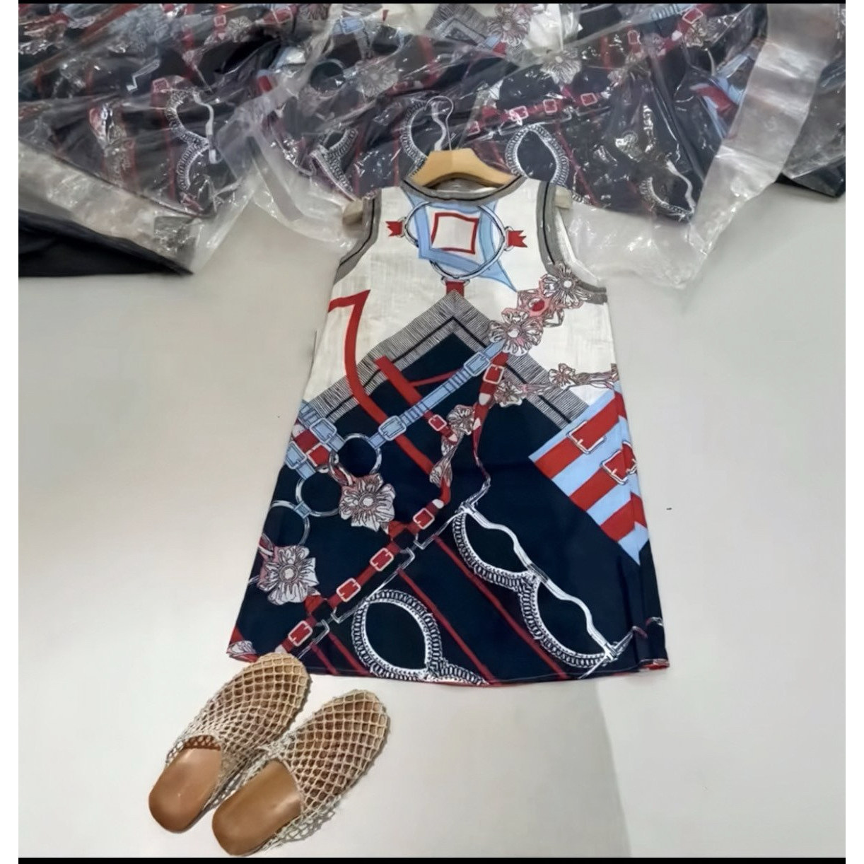 夏季轻奢无袖印花连衣裙女