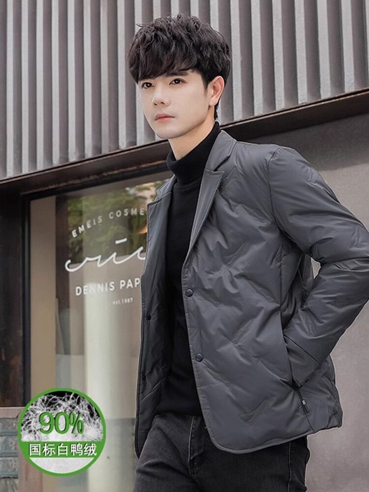 HIGH-END MENS DOWN JACKET 2024 NEW WINTER FASHION BRAND SHORT LIGHT AND WARM SUIT COLLAR WHITE DUCK DOWN JACKET MEN