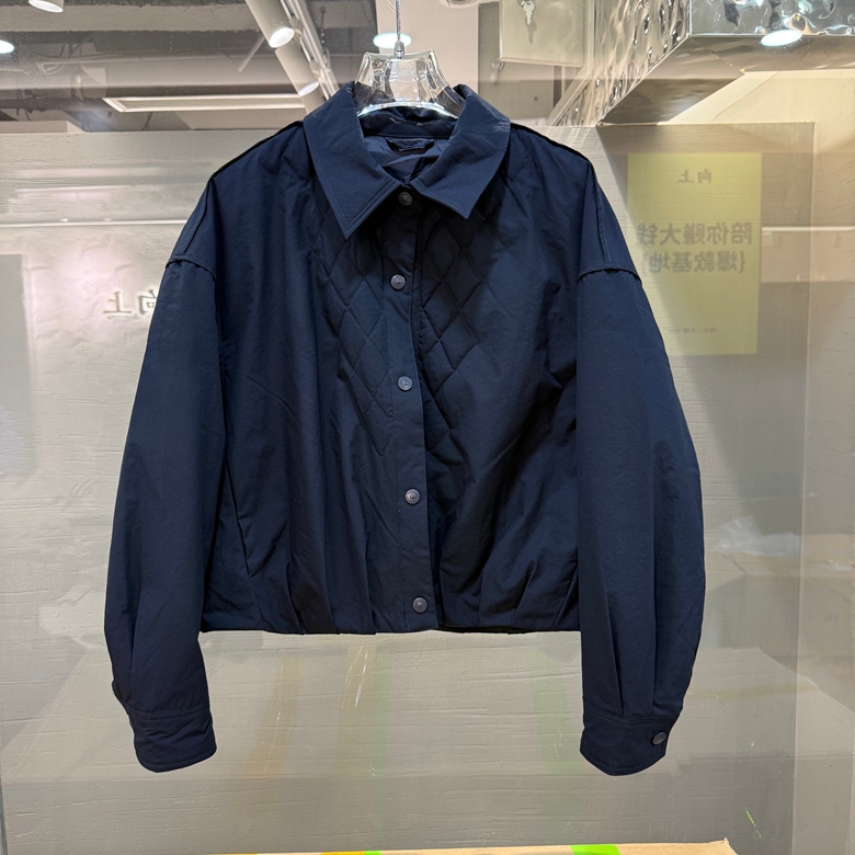 2025年冬装新款时尚休闲羽绒服