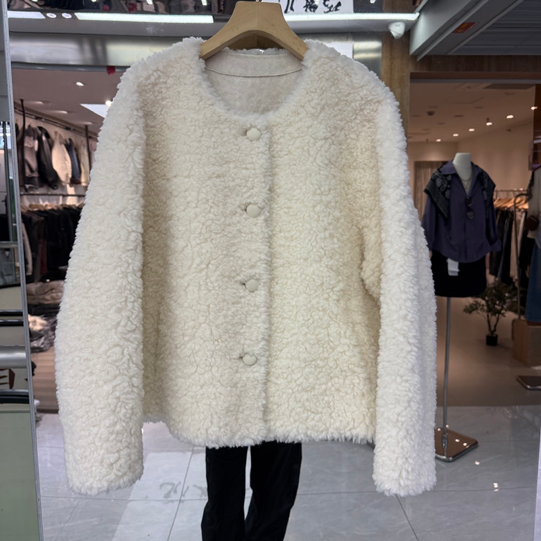 欧洲站2025年冬装新款女装绵羊毛皮毛一体外套短款圆领单排扣百搭