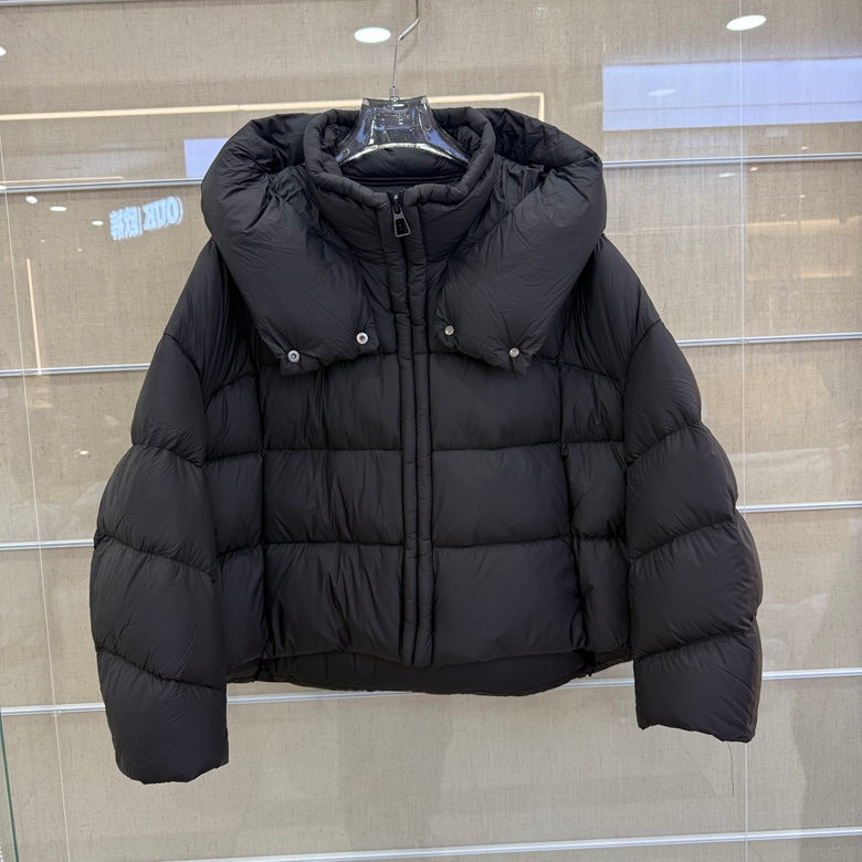 2025年冬装新款时尚90白鹅绒羽绒服短款立领连帽加厚泡芙外套保暖