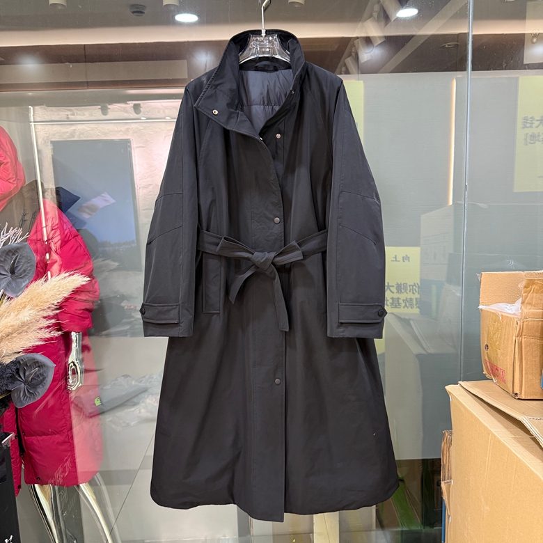 2025年冬装新款时尚休闲羽绒服