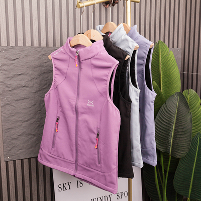 户外女士秋冬软壳抓绒马夹防寒防风立领保暖马甲运动锻炼百搭休闲