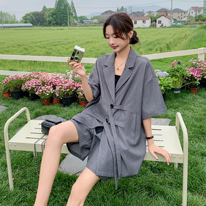 高级灰色休闲短袖西装套装女夏薄款盐系轻熟穿搭老钱风短裤两件套图片