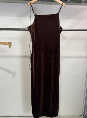 8690日元fs+均码，双肩带裙长120，胸围90/106