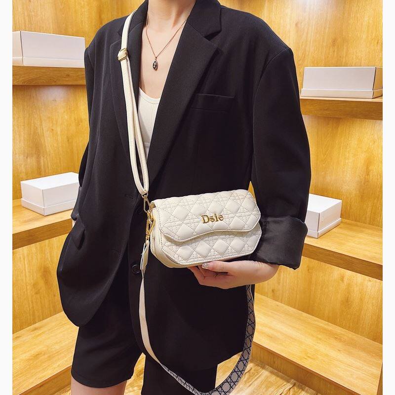 Clean Knоck小包包女2026新款网红百搭斜挎包时尚菱格单肩小方包