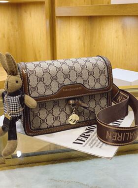 Clean Knоck网红小包包女2026新款时尚复古宽带小方包单肩斜挎包