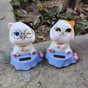 新款太阳能点头萌萌小猫咪可爱汽车摆件摇头娃娃内饰用品装饰大全