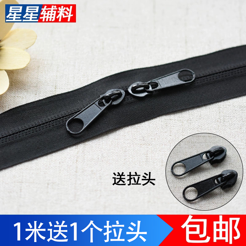 5号尼龙反装拉链双肩背包抱枕