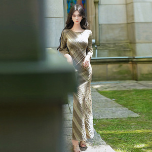 设计感斜裁工艺条纹过膝连衣裙夏季新款小众度假风显瘦长裙