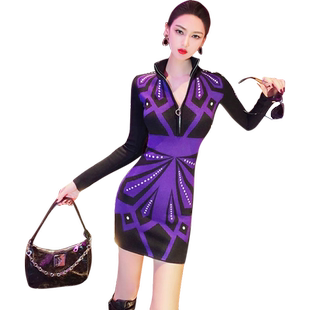 型色缤纷针织连衣裙女秋冬减龄打底修身拉链立领短款印花裙子