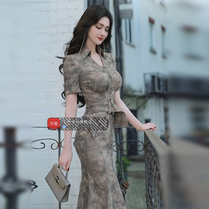夏季复古印花鱼尾长裙2024新款气质修身显瘦收腰衬衫连衣裙