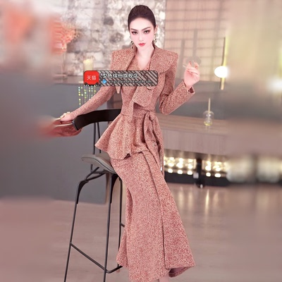 设计感花瓣翻领中长款外套2025冬季新款气质减龄名媛风收腰大衣女