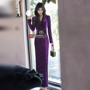 秋冬季时尚压皱开衩丝绒长裙新款气质V领年会礼服连衣裙