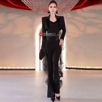 秋季设计感收腰连体裤外套两件套2025新款气质女王范短款西装套装