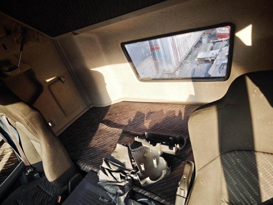 1月29日绍兴浙DZ6156解放牌/CA4250P66K24T1A1E5重型半挂牵引车一辆（不含号牌）网络拍卖公告