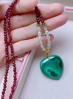 天然孔雀石项爱心+石榴石珍珠链子原矿石女士轻奢2025年新款吊坠