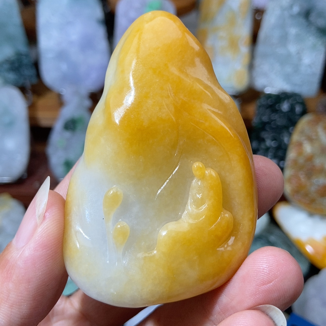 缅甸A货黄翡悟道颈饰挂件