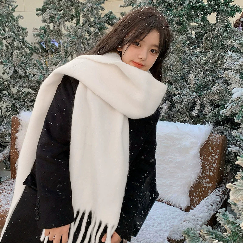白色围巾女秋冬季百搭仿羊绒韩系氛围感披肩纯色加厚保暖围脖旅游