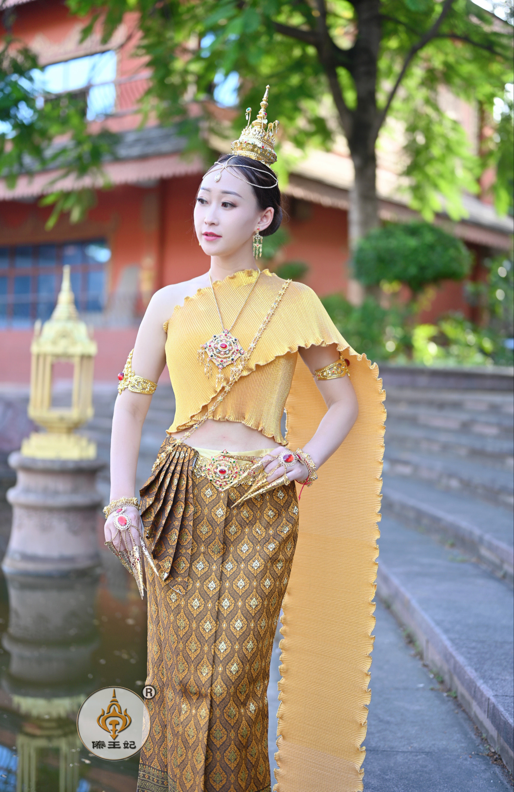 傣王妃服饰泰国传统服装女套装旅拍换装店影楼写真服迎宾服舞台
