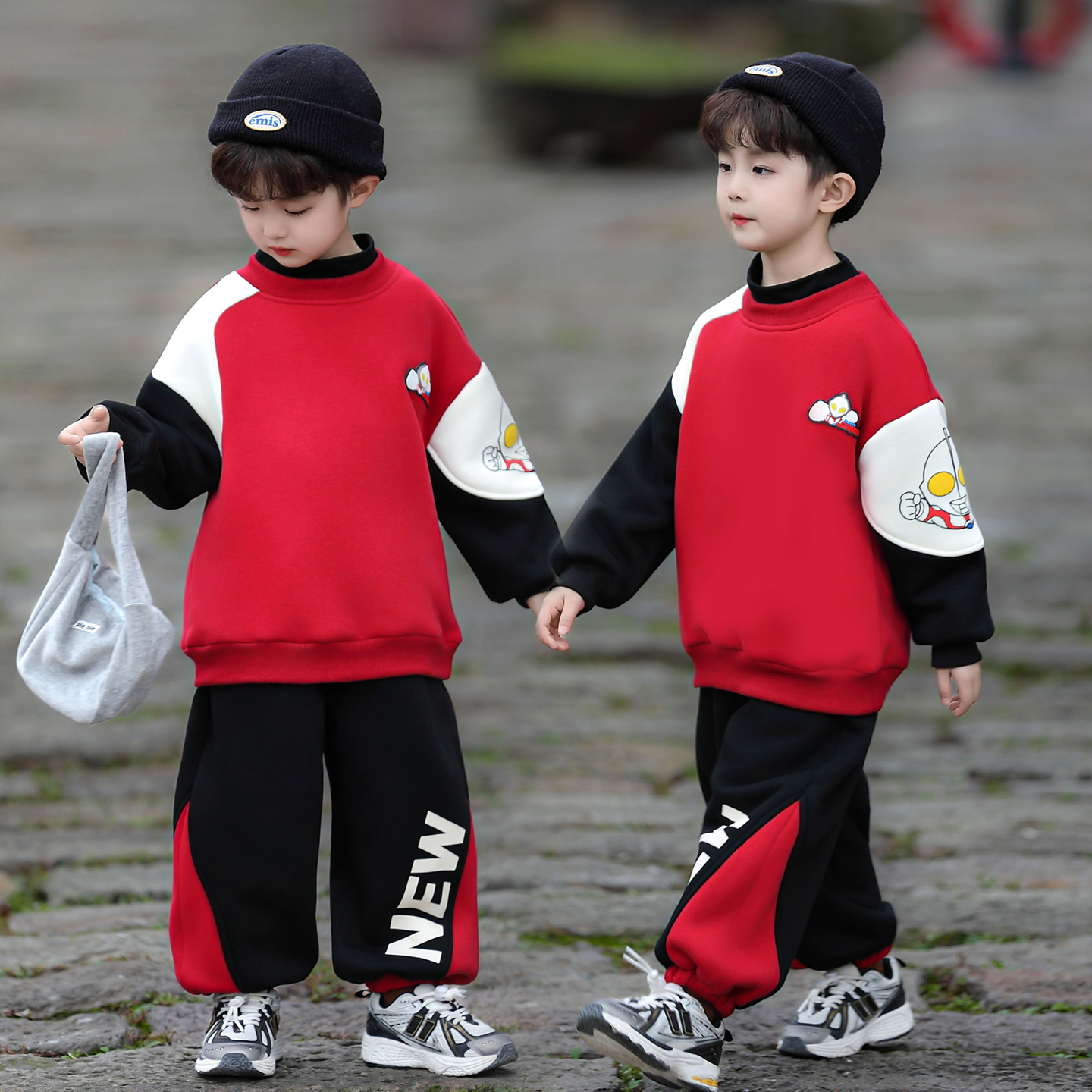 奥特曼衣服男童套装春秋2025新款洋气酷帅男宝宝秋冬加绒红色卫衣