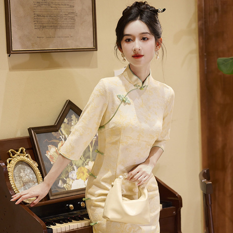 2025新款新中式长款改良舒适旗袍年轻日常少女甜美气质显瘦连衣裙