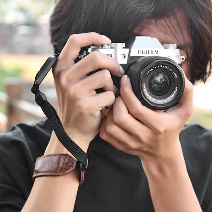 尼胜 真皮手腕带快拆手挂绳适用佳能 索尼 富士 微单防丢相机腕带xs10 a7m4 m5 xt30 ZR zfc r50 r8 r6