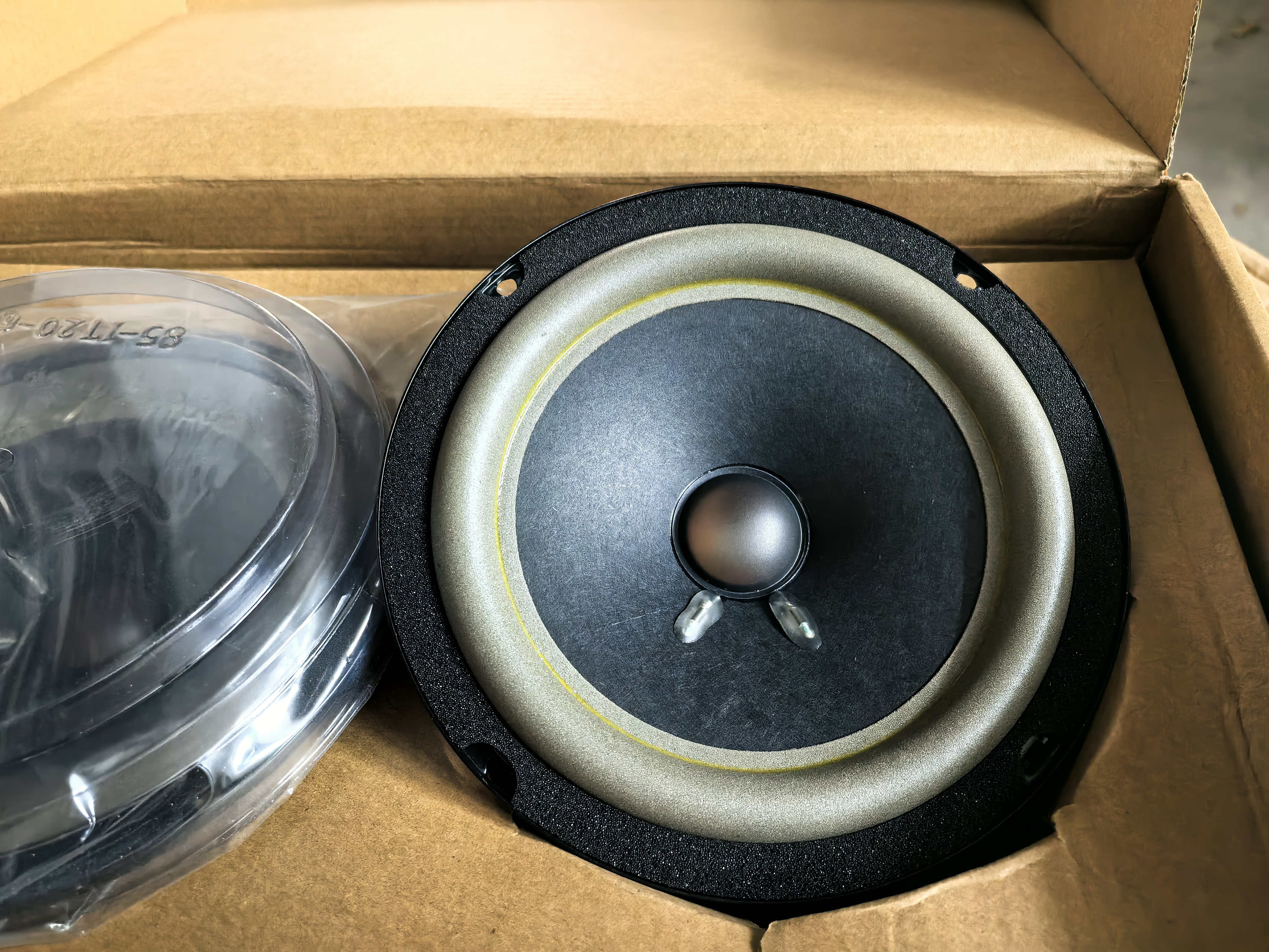 透明帽博仕款 6.5寸超宽泡沫边大磁钢喇叭。低音非常的好特价清仓