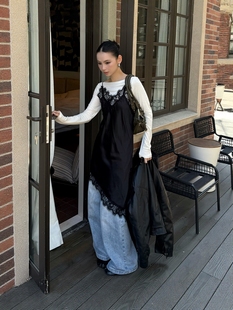 时髦街头缎面蕾丝拼接吊带裙女设计感不规则气质内搭上衣