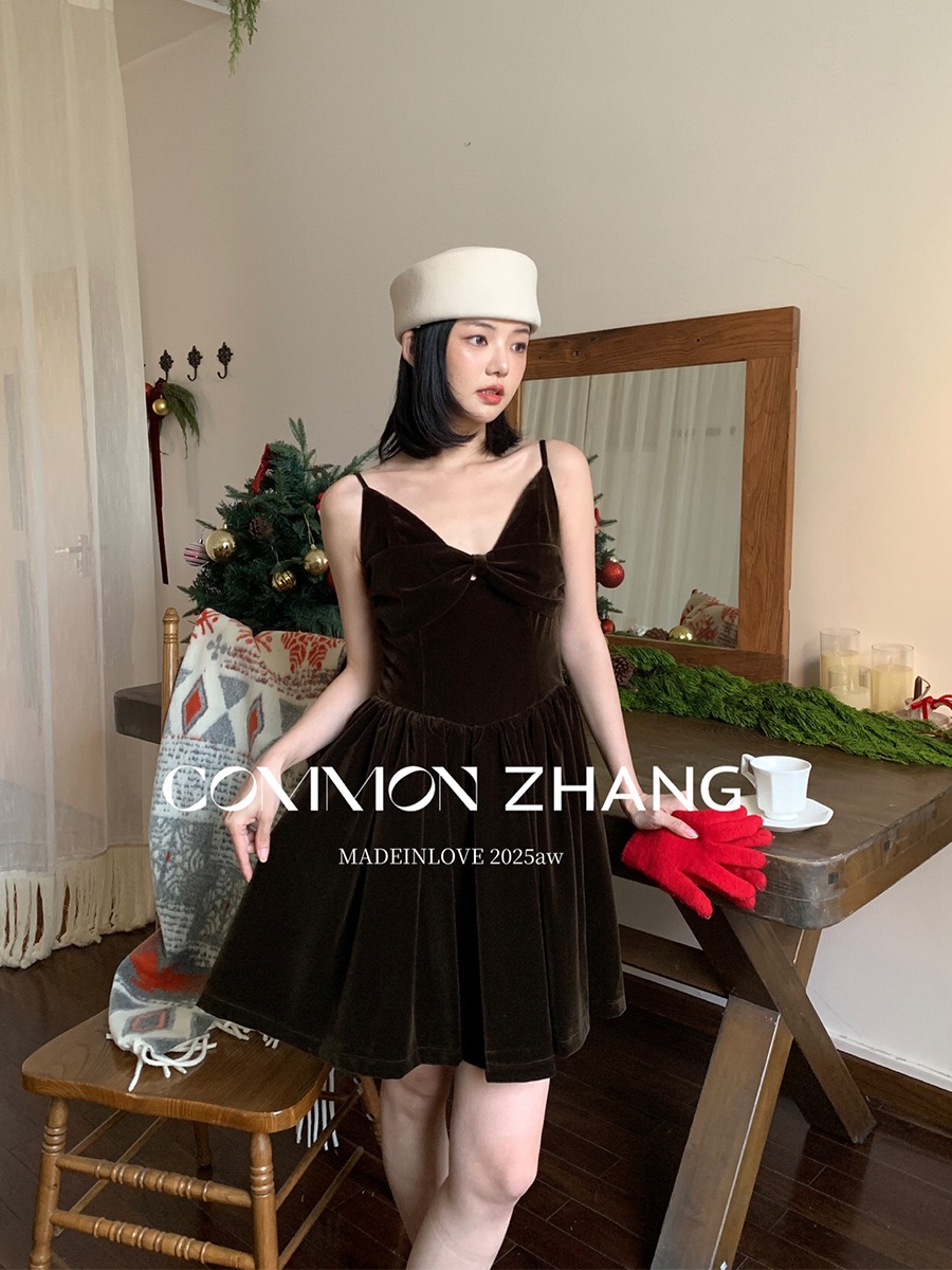 年会礼服女秋冬金丝绒法式复古吊带连衣裙气质收腰显瘦名媛晚礼服