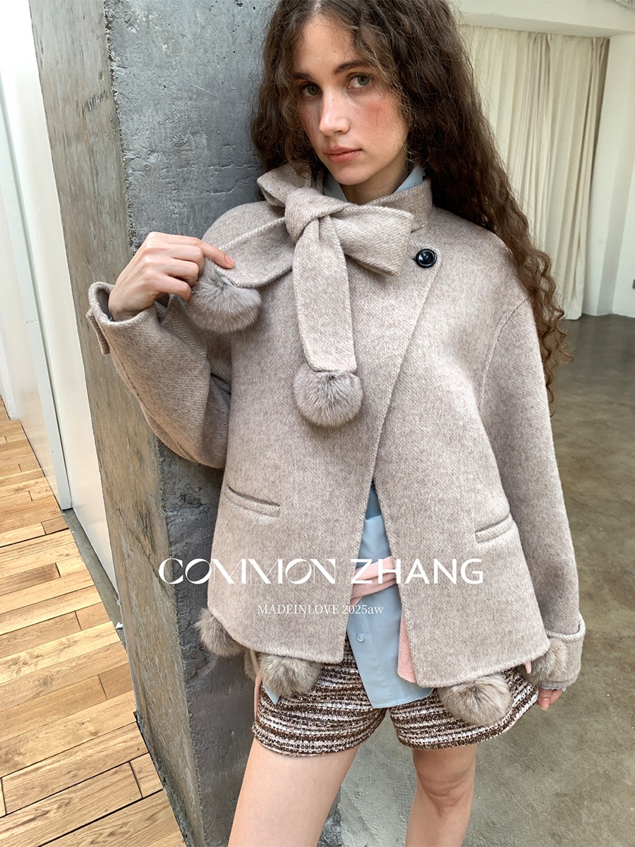 高级感秋冬纯手工双面尼羊毛毛呢外套女少女感毛球围脖