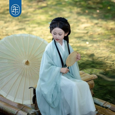 问童年女童魏晋风大袖衫写真