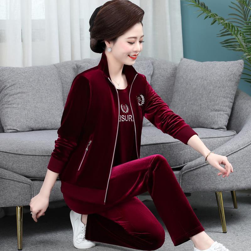 妈妈外套女春秋时尚中老年金丝绒运动服套装休闲卫衣三件套绣花潮