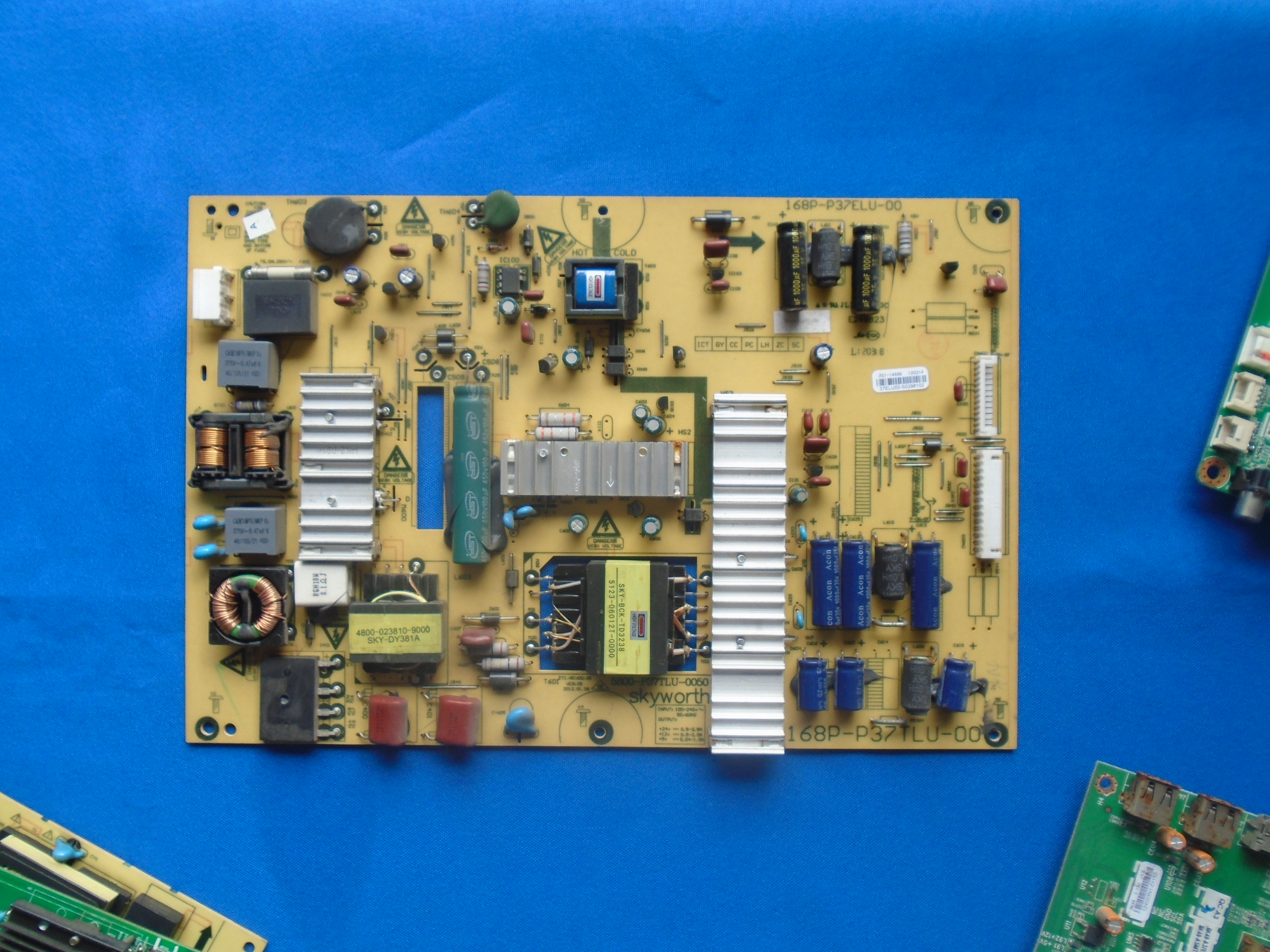 A原装创维37E61HR 电源板5800-P37TLU-0020/30/40 168P-P37TLU-00