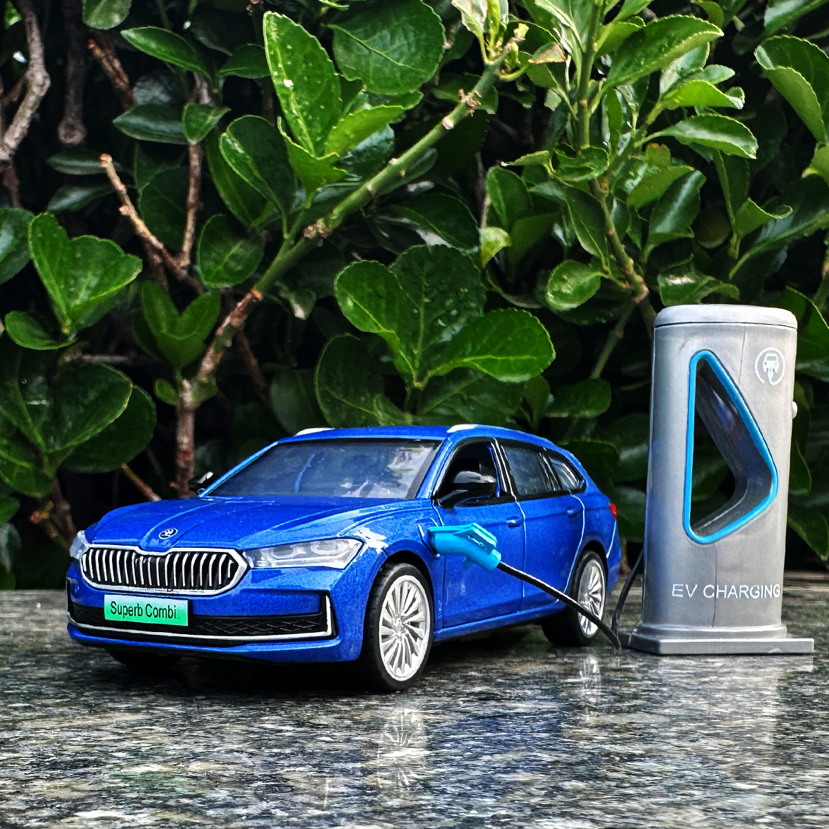 1/35斯柯达速派合金车