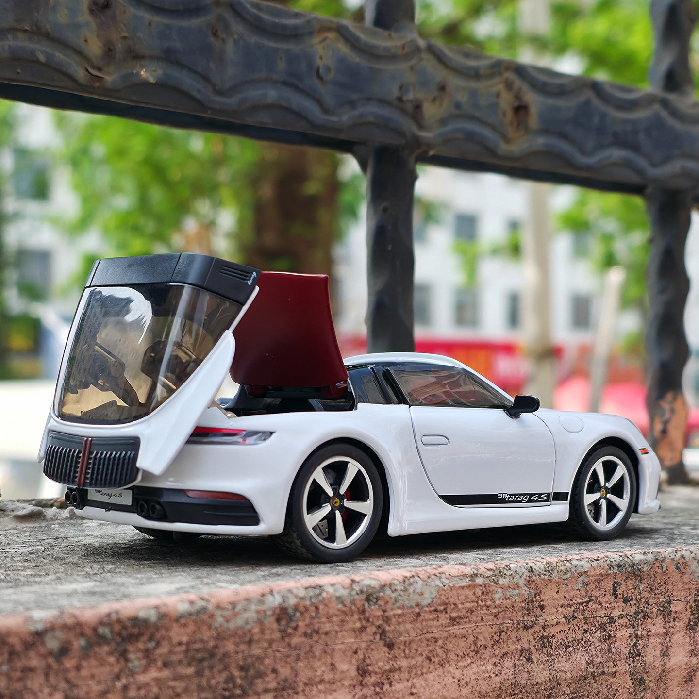 1/32合金敞篷车模型911跑车仿真车回力声光玩具儿童礼物车玛莎