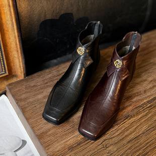 显瘦粗跟山茶花短靴女百搭低跟切尔西靴子大码 2026B 11秋冬新款