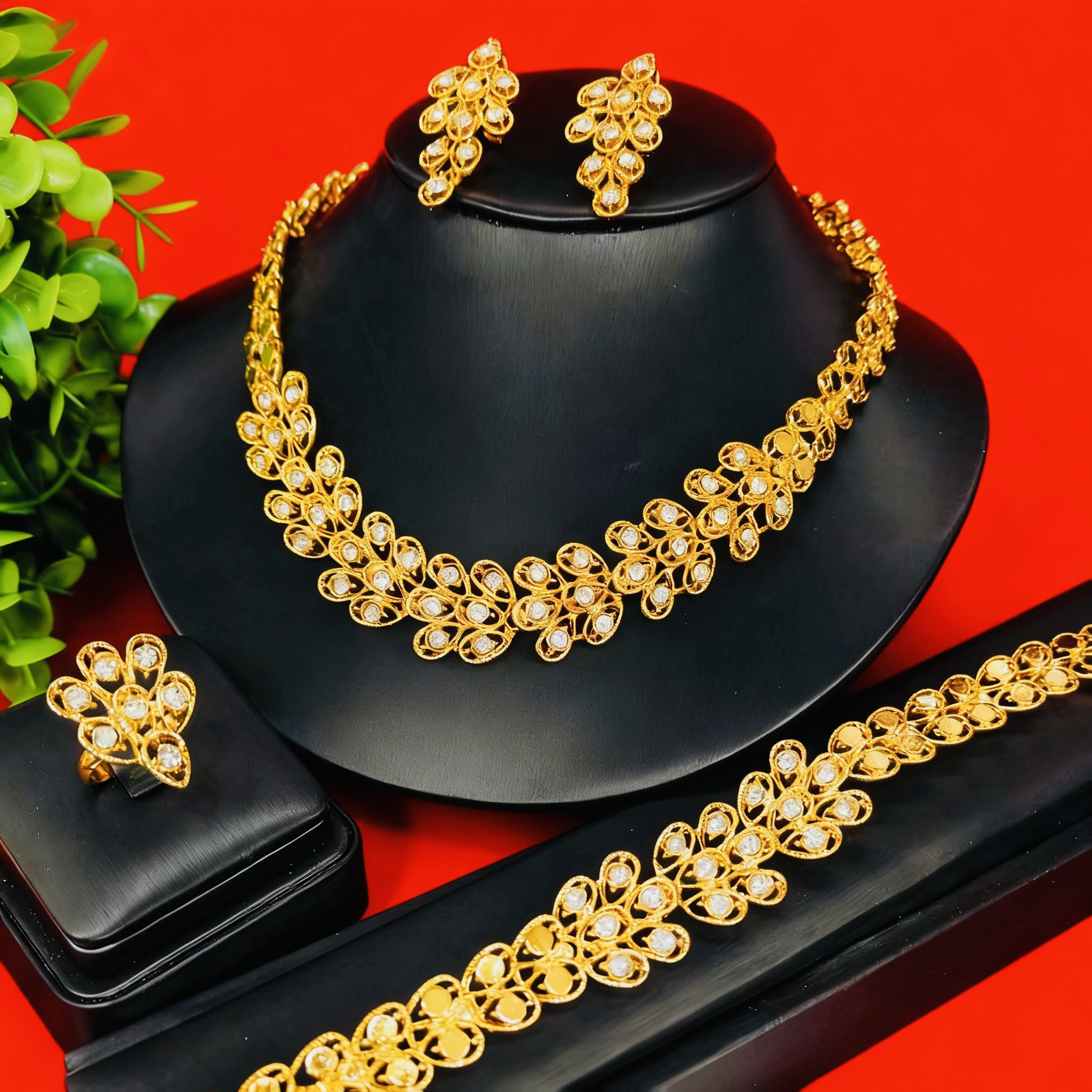 欧美奢华金色四件套首饰婚嫁项链耳环手链戒指晚宴派对女时尚配饰