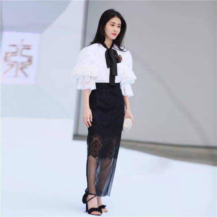 欧洲站2018夏季新款明星同款重工刺绣钉钻衬衫+蕾丝半裙时尚套装