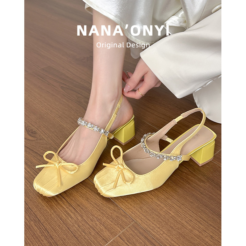 法式方头玛丽珍鞋2025新款夏季水钻粗跟凉鞋女后空配裙子高跟单鞋