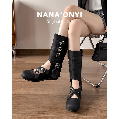 2025秋季上新复古朋克风皮带扣中筒靴女辣妹芭蕾靴子炸街机车靴