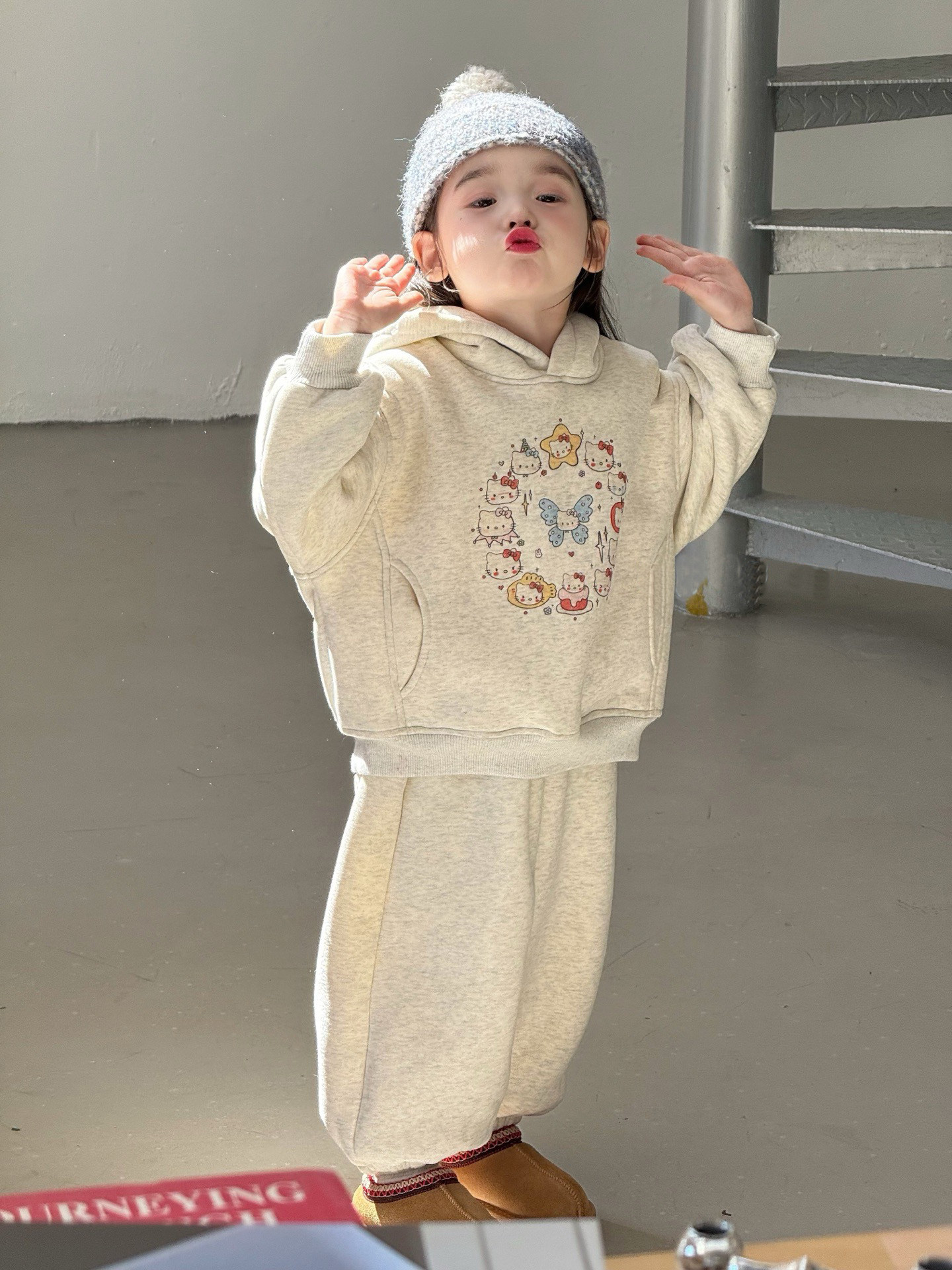女童卫衣套装儿童加绒秋季新款洋气女宝宝冬季卡通幼儿园运动卫裤