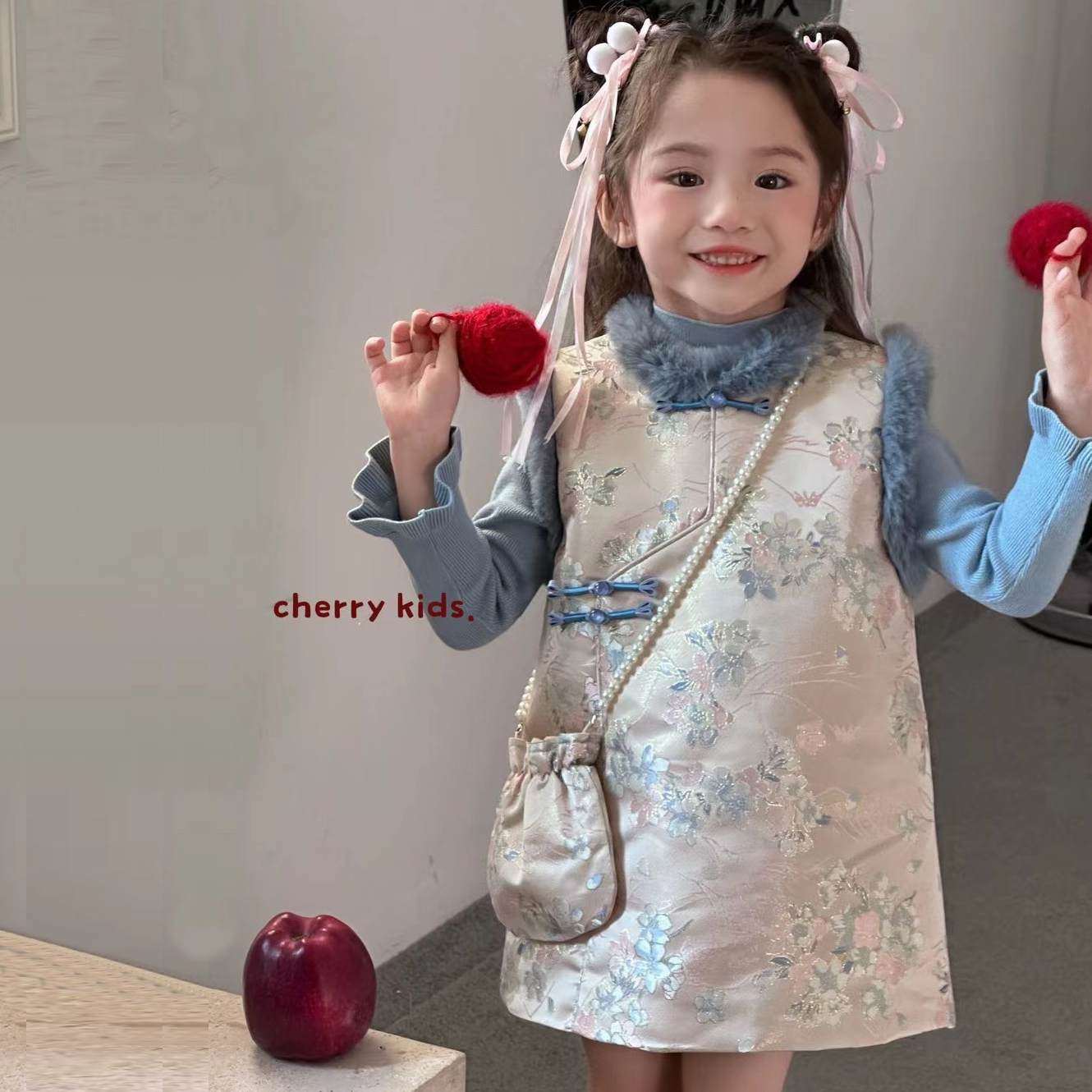 女童国风旗袍裙2025冬季年服新款背心裙精致盘扣夹棉加厚裙子